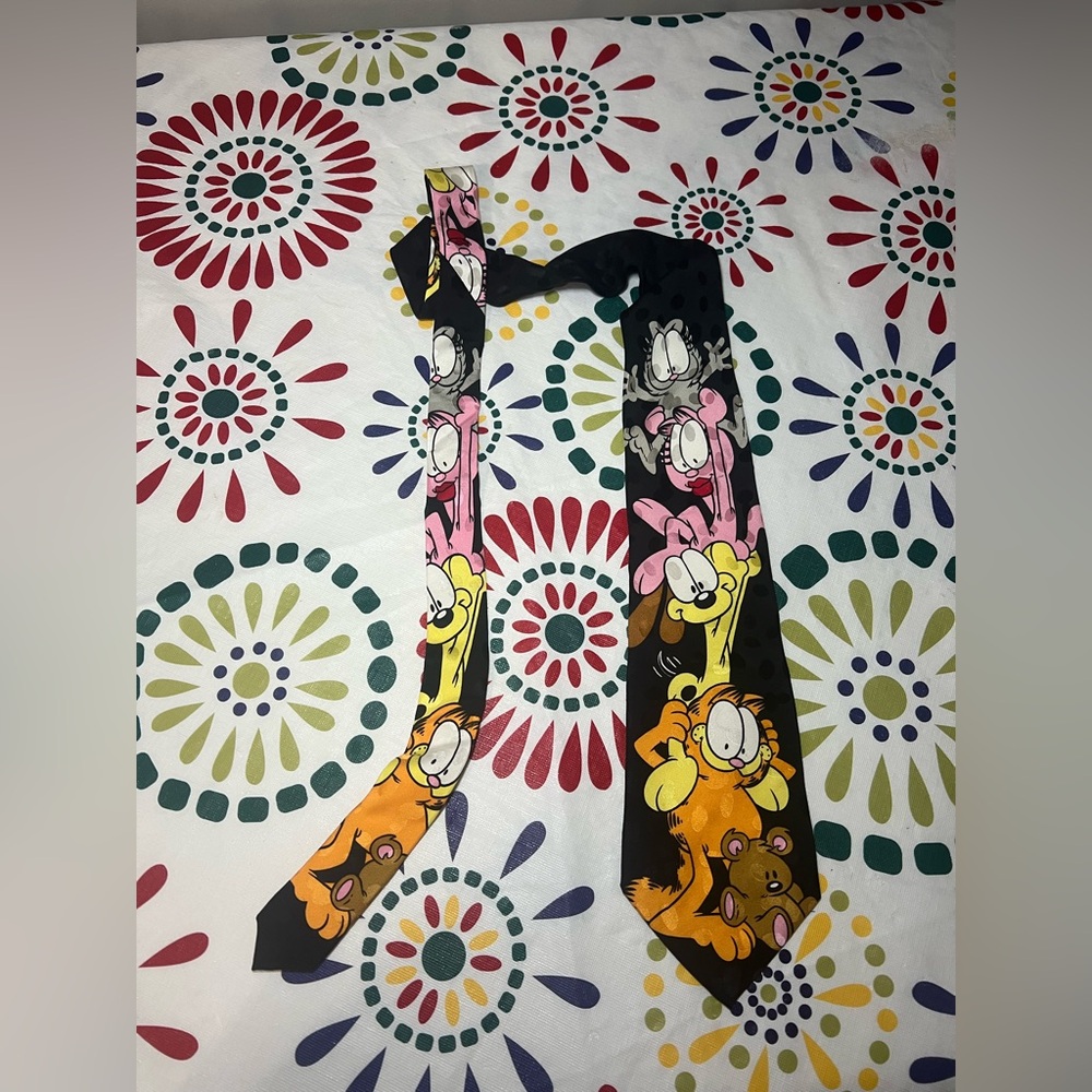 Garfield and Friends (Black) Paws Addiction Ties Necktie